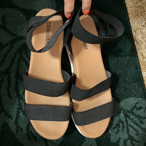 Used Cushionaire Black Platform Sandals Size 11 - Picture 5 of 5